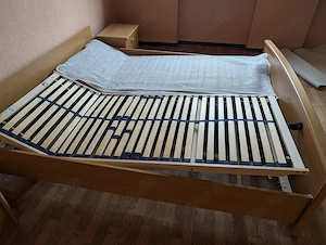 Schlafzimmermöbel Bett, Nachtschränken, Lattenroste, Grosser Kleiderschrank  Bild 5