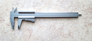 Kaliber Messschieber Schieblehre Messinstrument analog NEUWERTIG mit Tasche