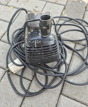 Verkaufe eine gebrauchte Wasser- Teichpumpe
