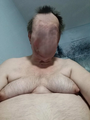 Ein Devoter Kerl sucht Bestrafung
