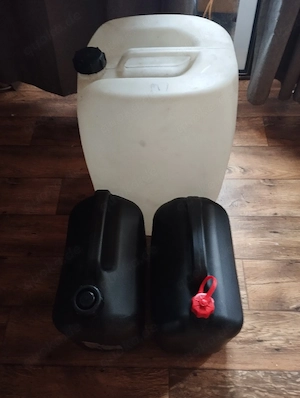 3x Kunststoffkanister   2x-20l,1x-60l fur Benzin und Diesel 