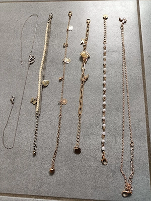 Armbänder Halsketten zu verschenken 