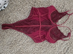 Damen-Body aus Spitze   Neu, Größe M