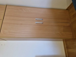 Kleiderschrank in Holzoptik zu verkaufen 