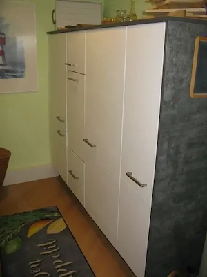 Moderne Einbauküche mit viel Stauraum