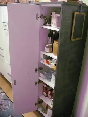 Moderne Einbauküche mit viel Stauraum Bild 9