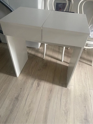 Schreibtisch