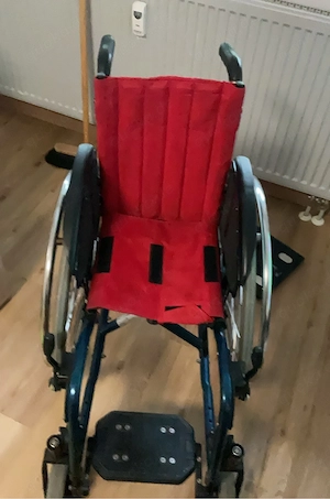 Kinder Rollstuhl
