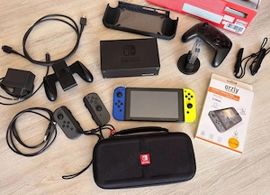 Nintendo Switch Konsole mit Zubehör gebraucht zu verkaufen 