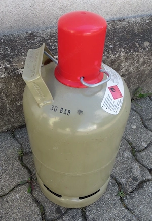 Gasflasche 5kg, grau mit Füllung, Topzustand.