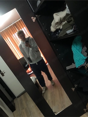 Massierer Alex, 29 