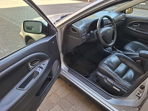 Volvo V40 Kombi 1.8 Komfort Bj. 2003 Bild 5