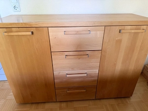 Bett inklusiv Tempur Matratzen sehr gut erhalten ,Kommode  und zwei Nachtschränkchen 