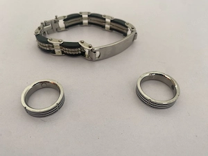 Modearmband mit 2 Ringen