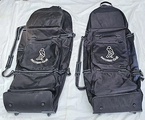 2 Golf Reisetaschen mit Rollen für Transport