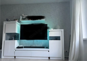 Wohnzimmerschrank