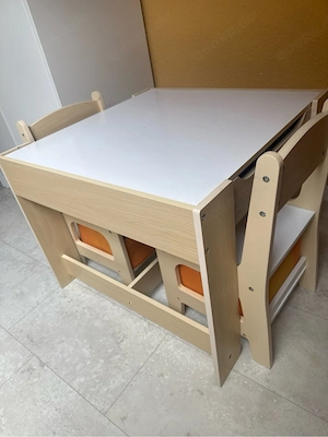 Kindertisch mit 2 Stühlen 