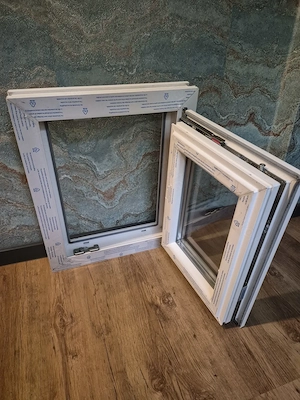 Kunststoff-Thermofenster 47x58 cm weiß Dreh Kipp unverbaut