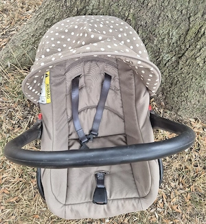 Auto-Babyschale mit Sonnenverdeck (Punkte-Muster   Beige-Braun)