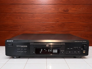 Sony CDP-XE530 S CD player.