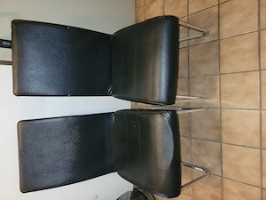 2 schwarze Schwingstühle 