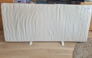 Matratze+ Bett+ Guter Zustand+ Selten benutzt