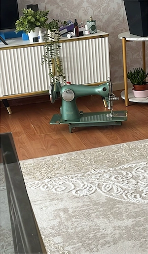 Nähmaschine