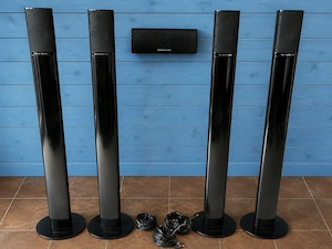 Harman Kardon 5X SAT-TS7BQ Lautsprecher + 4X HTFS Ständer in schwarz Ink Kabel.