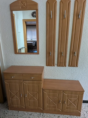 Garderobe, sehr gut erhalten