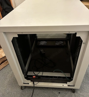 19" Silent Rack Schrank (leicht defekt) Bild 2