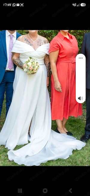 Hochzeitskleid Ivory,  Schleppe,  Glitzer Gürtel,  Beinschlitz