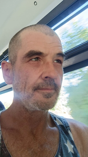 Einsam sucht nur real feste Beziehung 