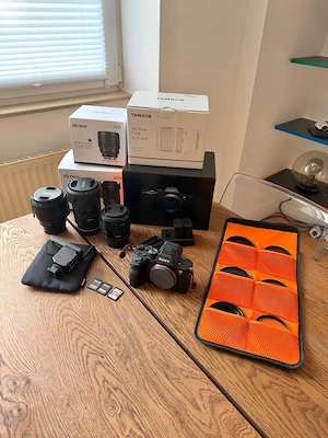 Sony Alpha 7 A7 IV Set mit Tamron & Viltrox Objektiven + Zubehör