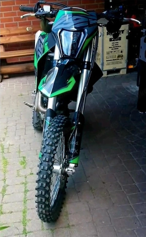 Moin,  ich verkaufe hier schweren Herzens meine Ktm Exc 450 in Top Zustand. Die Ktm ist eine der sel