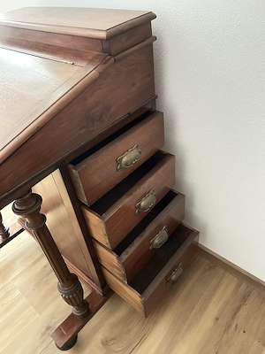 antiker Kapitänsschreibtisch
