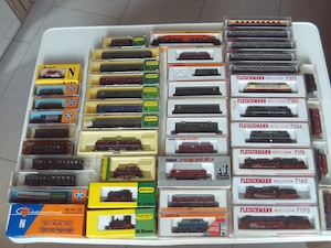 Sammlung Konvolut Spur N Fleischmann Arnold Minitrix Roco OVP Loks Wagen Gleis-Sets neuwertig