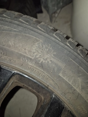 Winterreifen mit Felgen von Kia