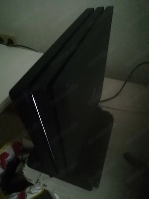 Ps4 Pro mit controller Bild 2