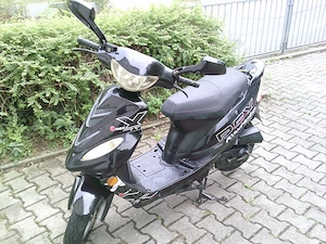 Verkaufe Rex 460 4-Taktroller mit neuer Batterie Vergaser  Tachoglas Benzinfilter Benzinhahn