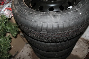 4 ungebrauchte Winterreifen Bridgestone 215 60 R16 Profilstärke 7-8mm