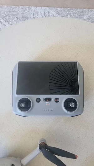 ### DJI Mini 3   Drohne  + Transportkoffer  + 2   128 -GB -Speicherkarten