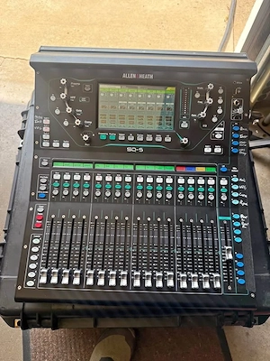 Allen & Heath SQ-5 Digitalmischpult inkl. Rollencase   Trolley & Staubschutzhülle