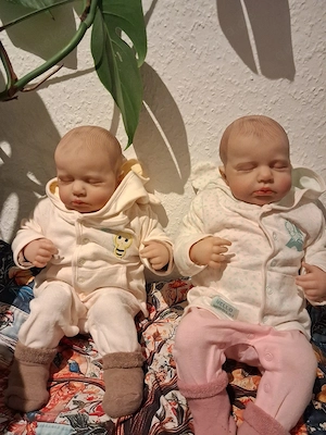 Alte und neuwrtige puppen