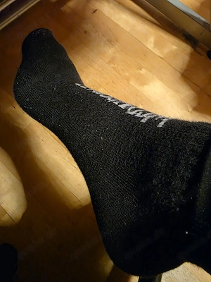 Getragene Socken und Schuhe zu verkaufen 
