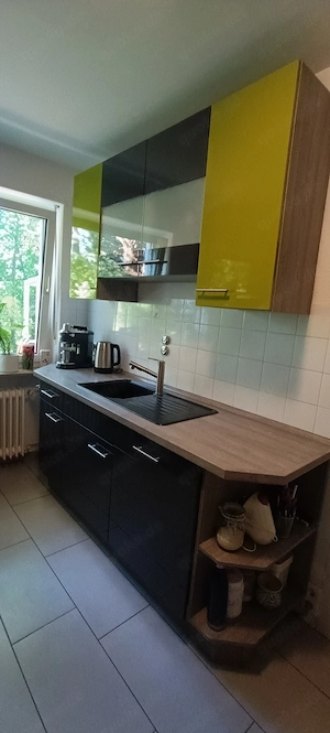 Grosse Einbauküche  Bild 2