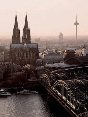 Du (w)  bist auf Dienst- oder Urlaubsreise in Köln und hast Lust auf erotische Abwechslung?