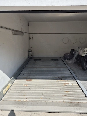 Duplex Garage zu Vermieten!