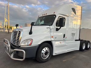 2016 Freightliner Cascadia Raised-Roof Sleeper   Clean White Unit Ready to Work