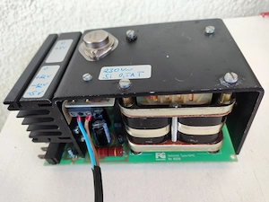 Netzteil, längsgeregelt, 5 12 -5 -12 V,  passiv gekühlt