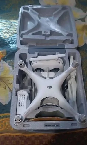 Dji phantom 4 Quadrocopter Angeldrohne